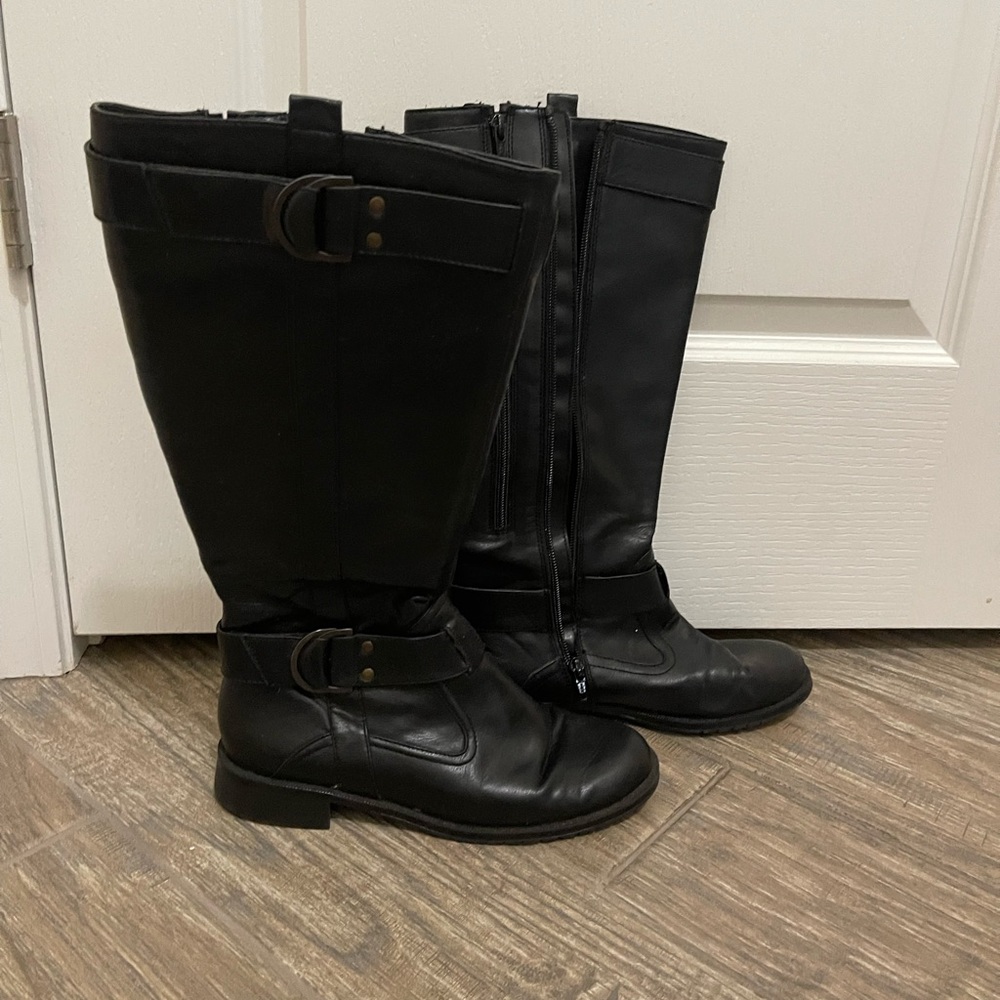 Black boots